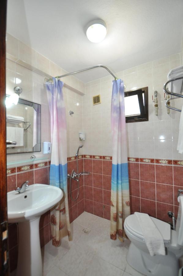 Defne & Zevkim Hotel Marmaris Bagian luar foto