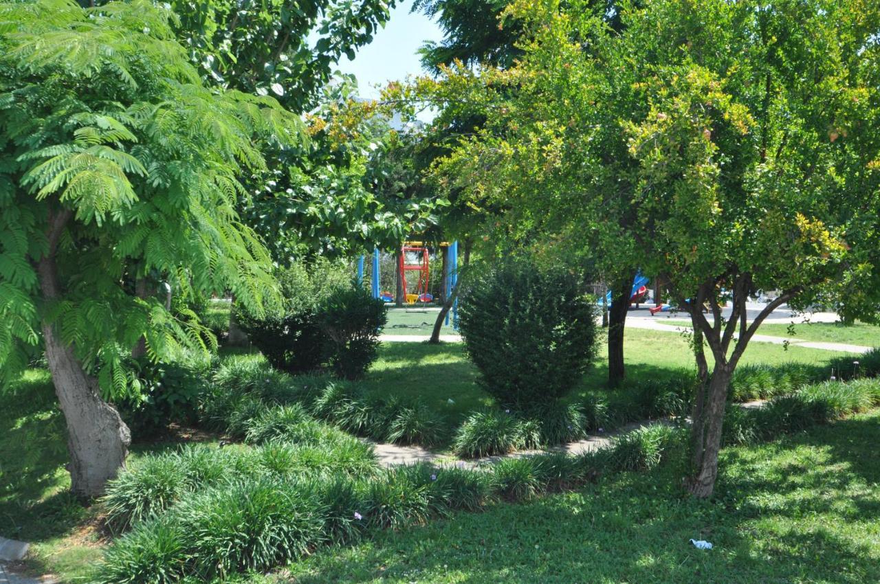 Defne & Zevkim Hotel Marmaris Bagian luar foto